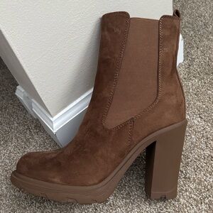 NEW brown boots ❤️